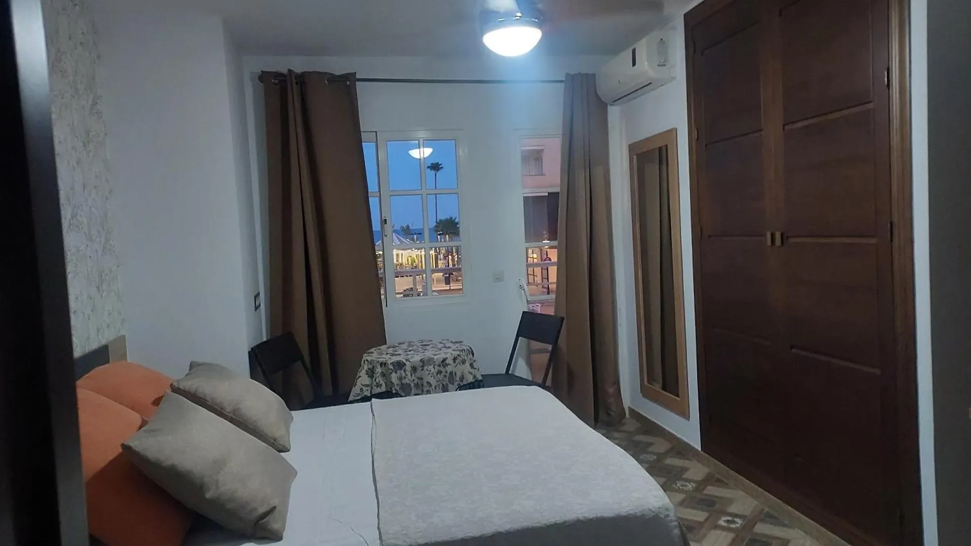 Guest house Plaza Pedro Cuevas Soleado Hotel Fuengirola Spain